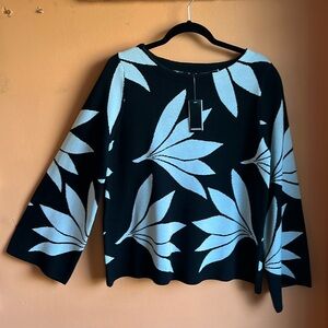 NWT PREMISE Black and White Flare Sleeves Sweater Top sz L